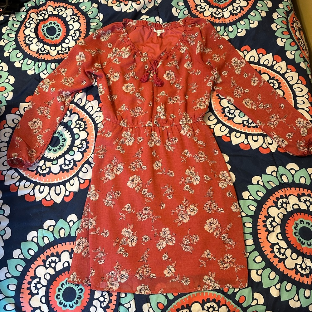 Maurice’s pink/mauve knee-length sundress with flowers. Sheer sleeves, small